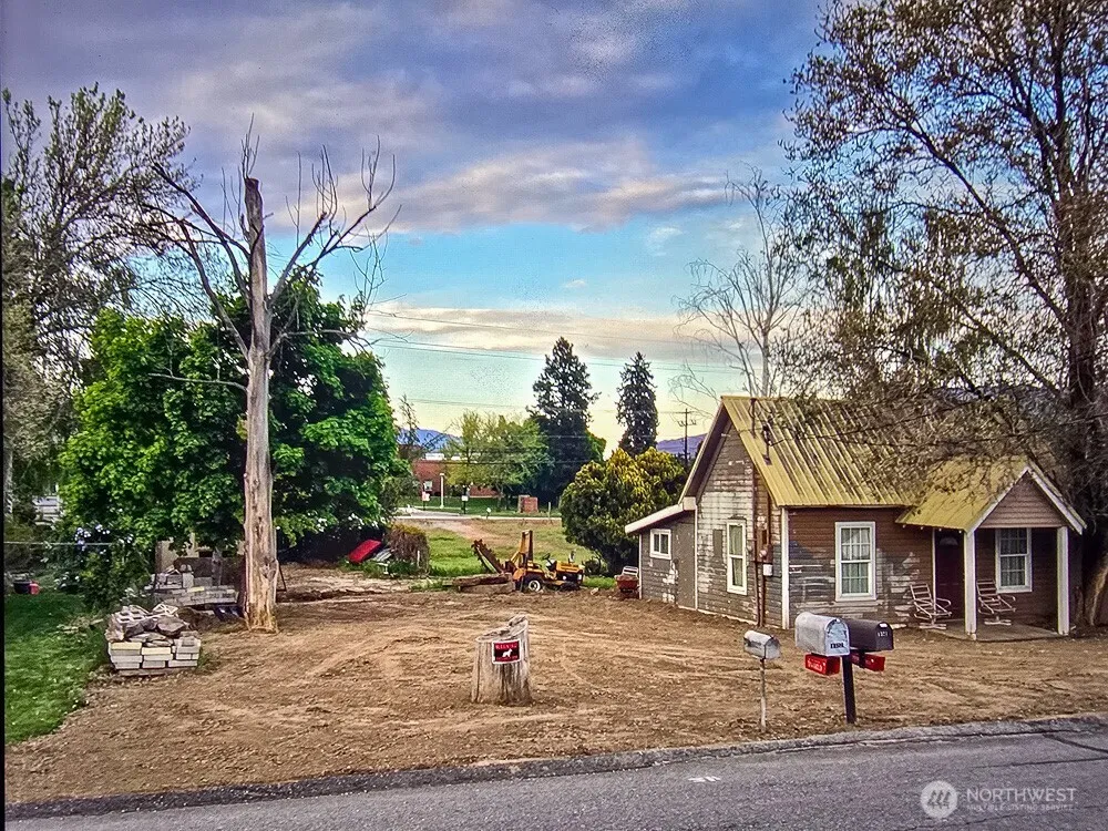 1322 4th Street Wenatchee, WA 98801