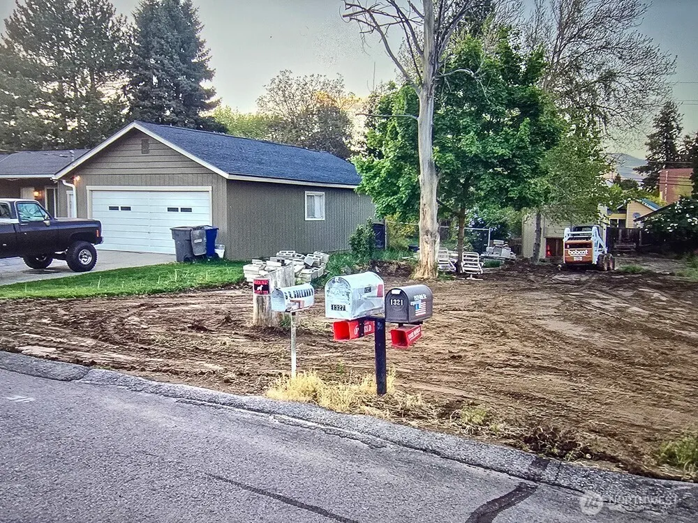 1322 4th Street Wenatchee, WA 98801