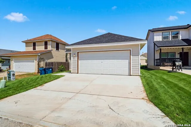 133 Lark Hill Rd Floresville, TX 78114