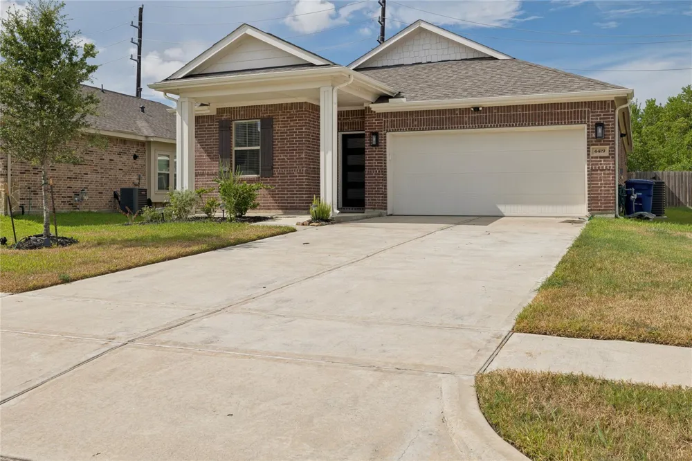 4419 Bay Vista Drive Baytown, TX 77523