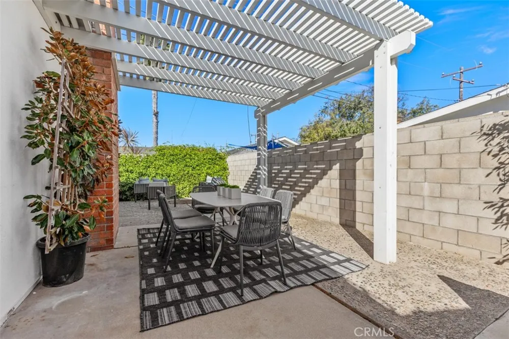300 Esther Costa Mesa, CA 92627