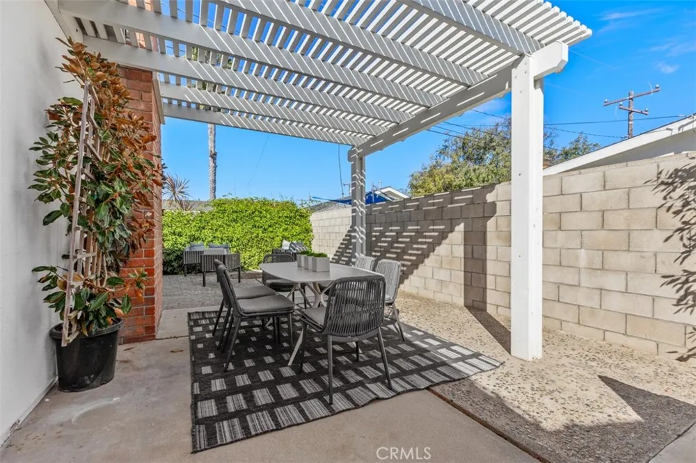 300 Esther Costa Mesa, CA 92627