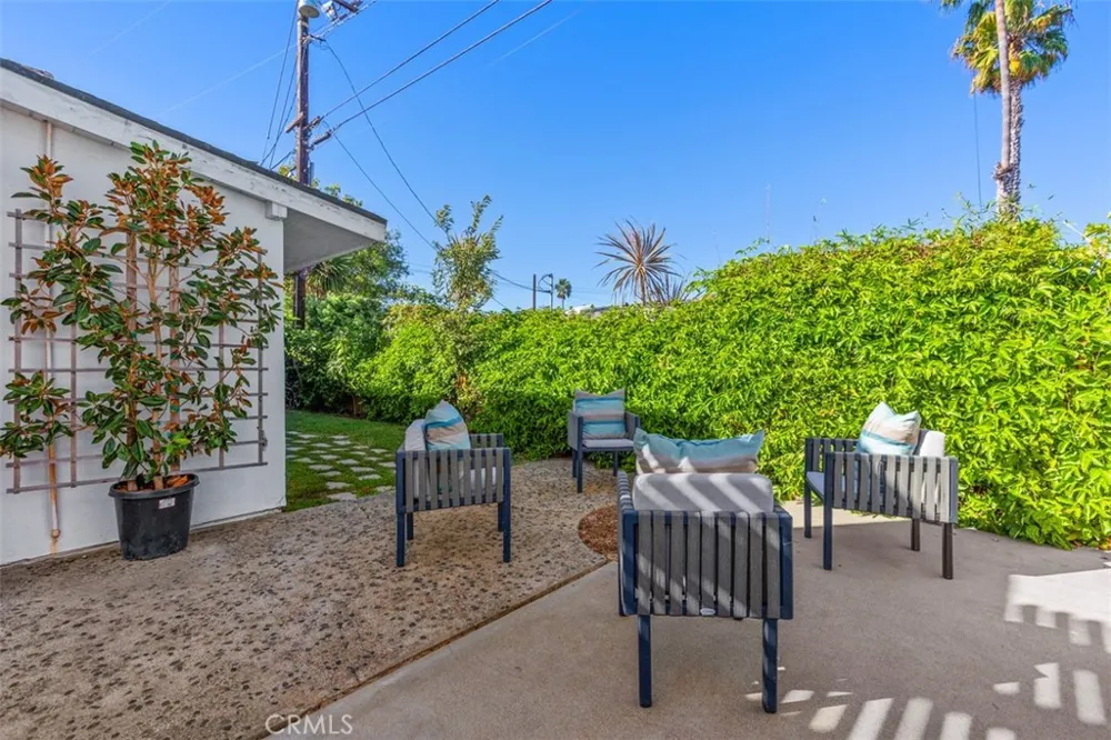 300 Esther Costa Mesa, CA 92627