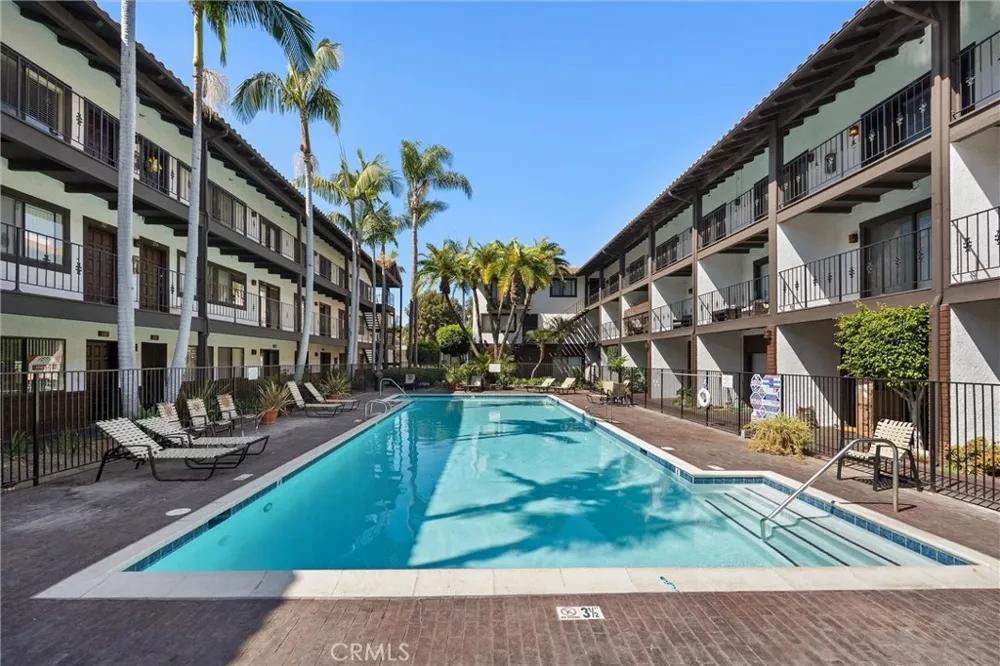 17200 Newhope #204 Fountain Valley, CA 92708