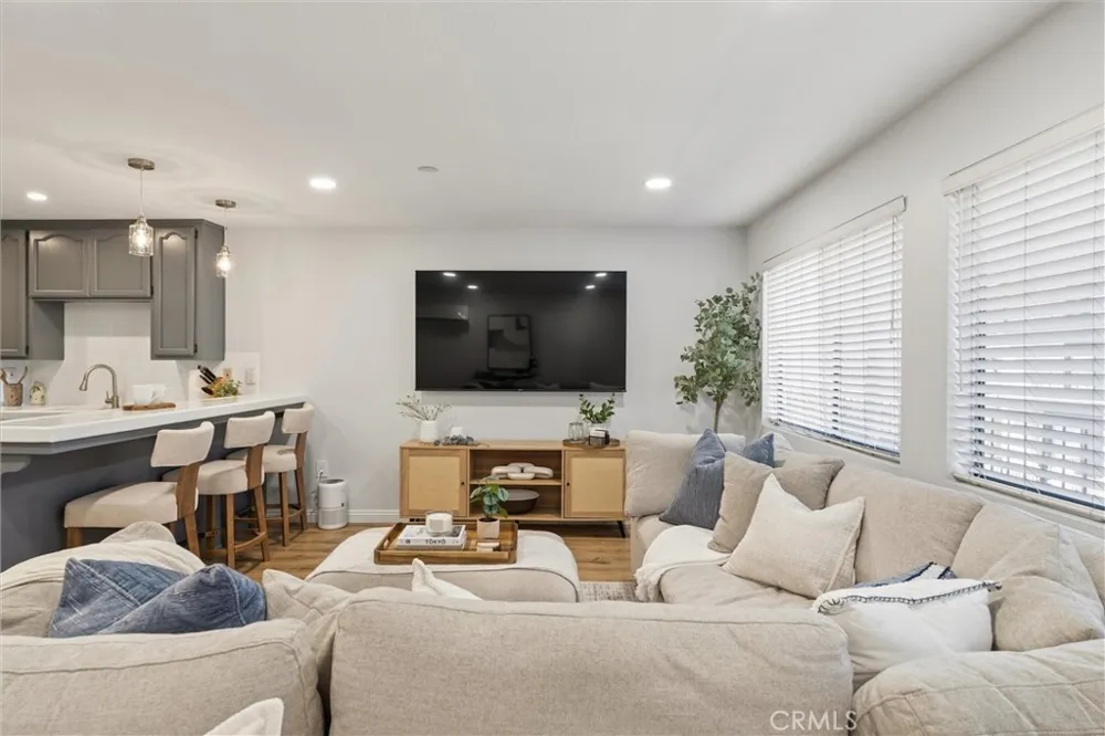 17200 Newhope #204 Fountain Valley, CA 92708