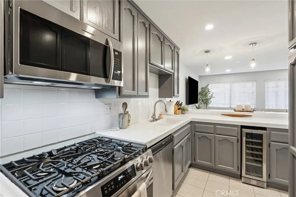 17200 Newhope #204 Fountain Valley, CA 92708