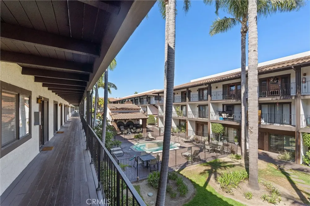17200 Newhope #204 Fountain Valley, CA 92708
