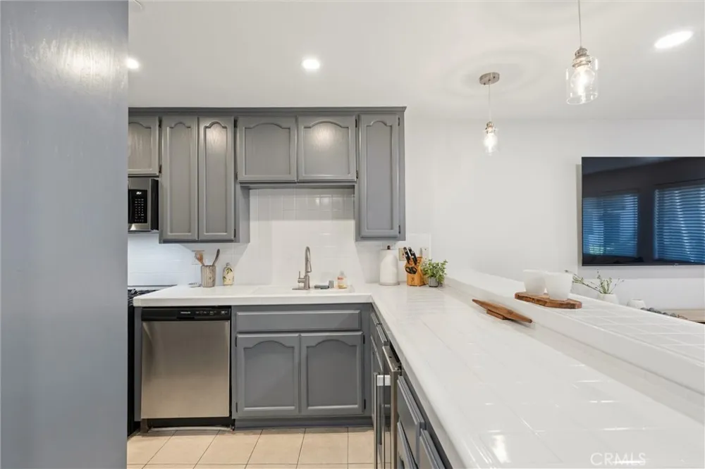 17200 Newhope #204 Fountain Valley, CA 92708