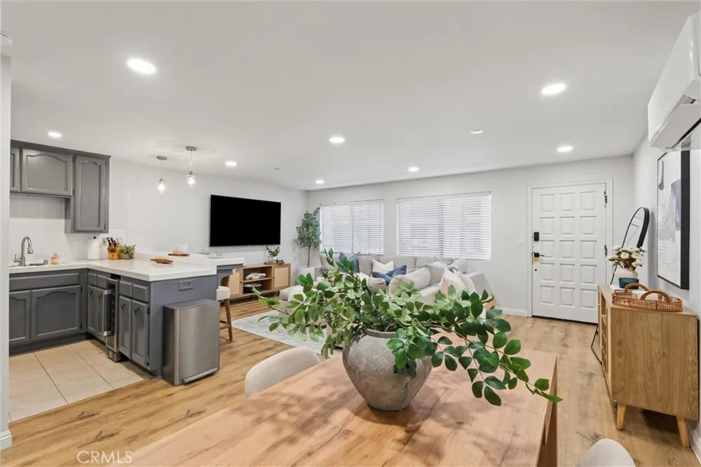 17200 Newhope #204 Fountain Valley, CA 92708