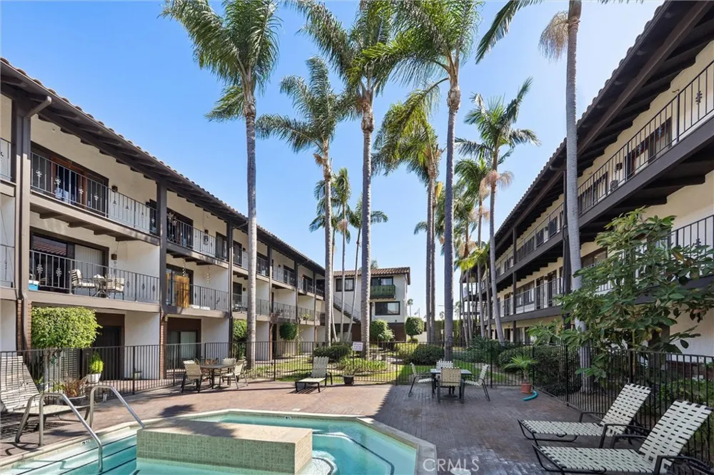 17200 Newhope #204 Fountain Valley, CA 92708