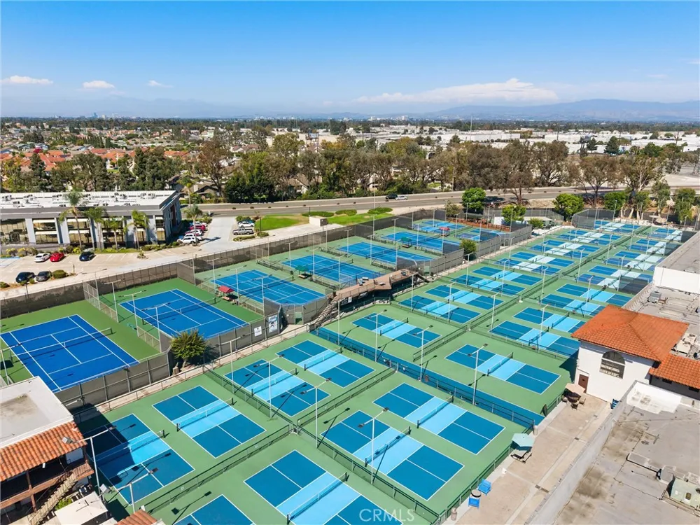 17200 Newhope #204 Fountain Valley, CA 92708