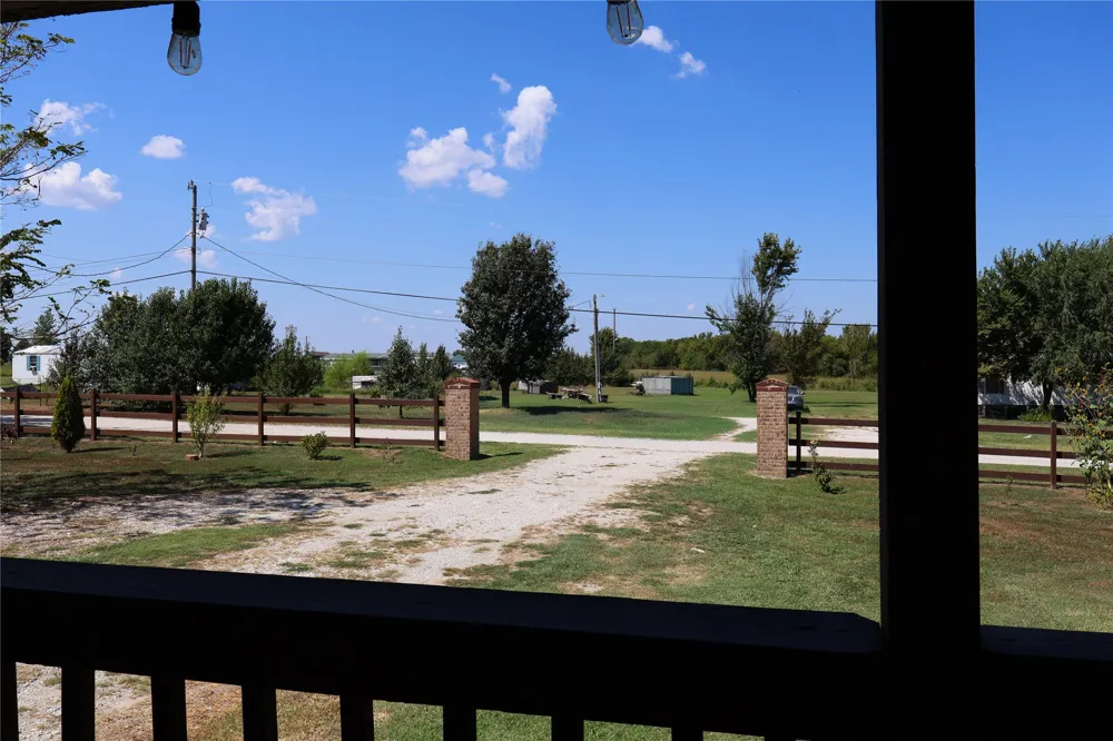 16398 Hawk Road Beggs, OK 74421