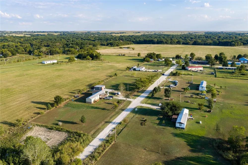 16398 Hawk Road Beggs, OK 74421