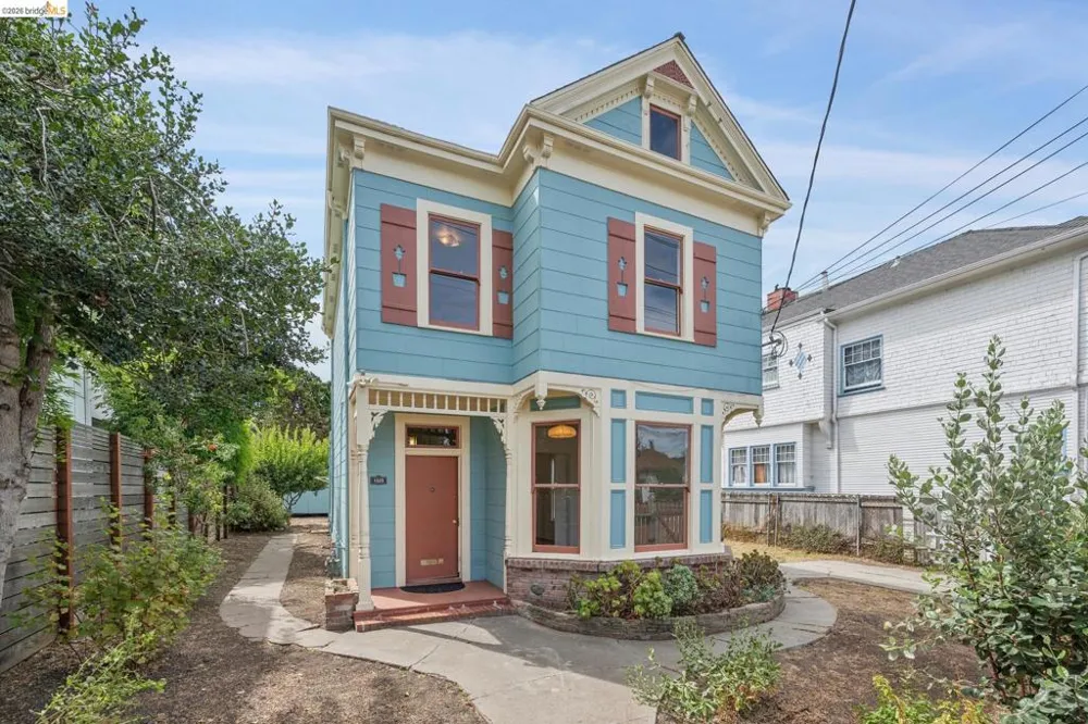 1025 55Th St Oakland, CA 94608