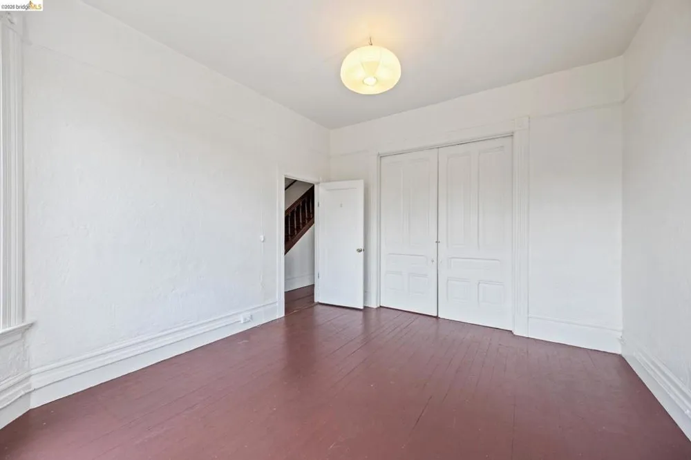 1025 55Th St Oakland, CA 94608