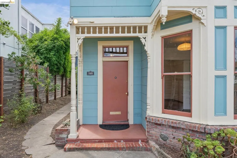 1025 55Th St Oakland, CA 94608