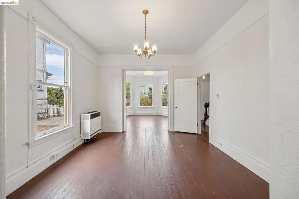 1025 55Th St Oakland, CA 94608