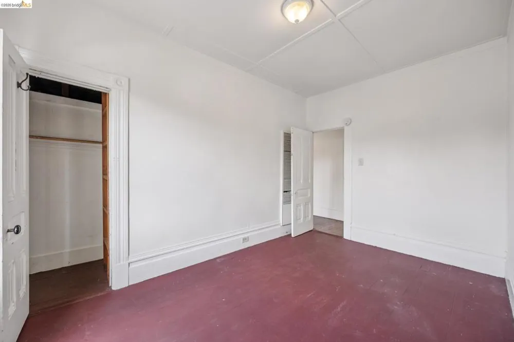 1025 55Th St Oakland, CA 94608