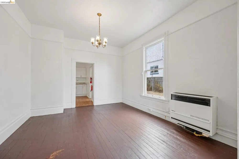 1025 55Th St Oakland, CA 94608