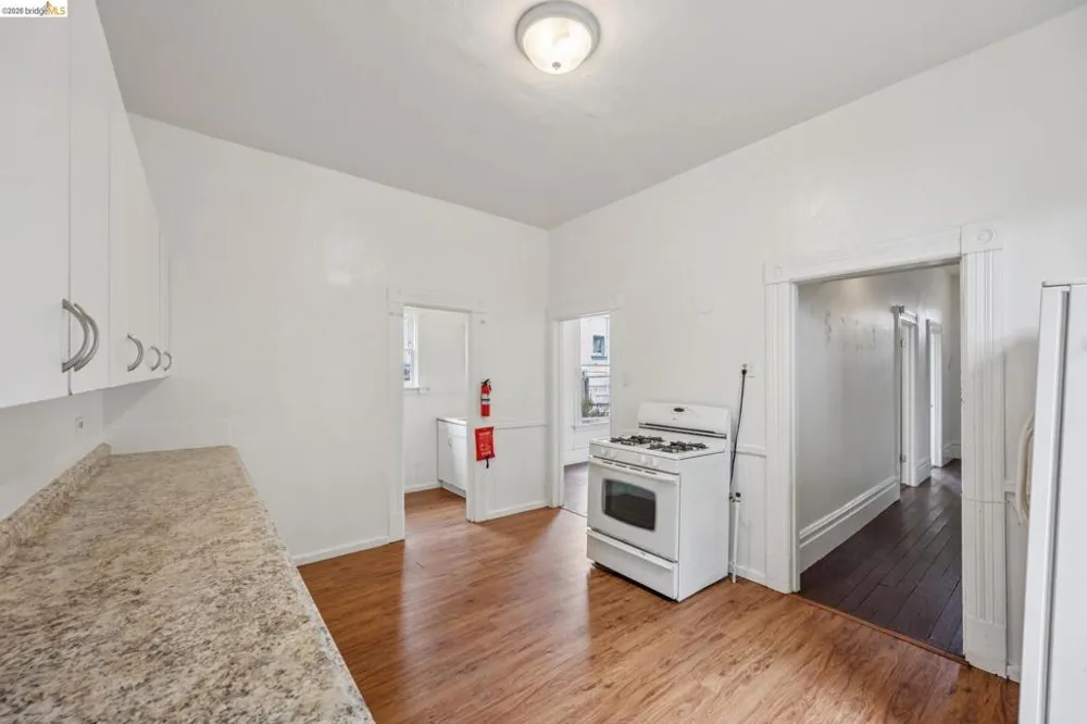 1025 55Th St Oakland, CA 94608