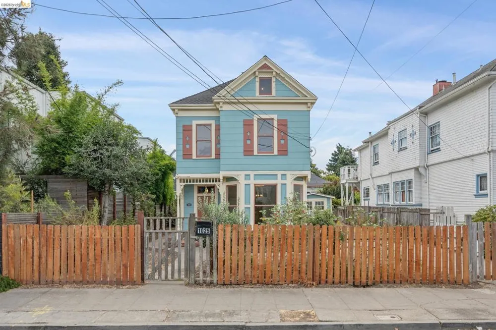 1025 55Th St Oakland, CA 94608
