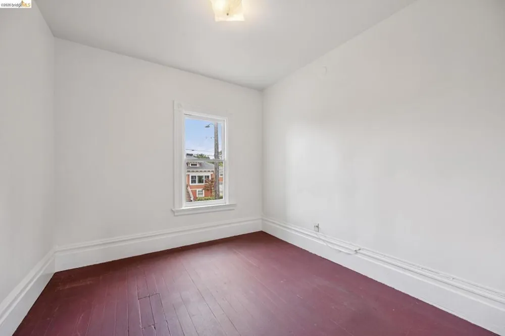 1025 55Th St Oakland, CA 94608