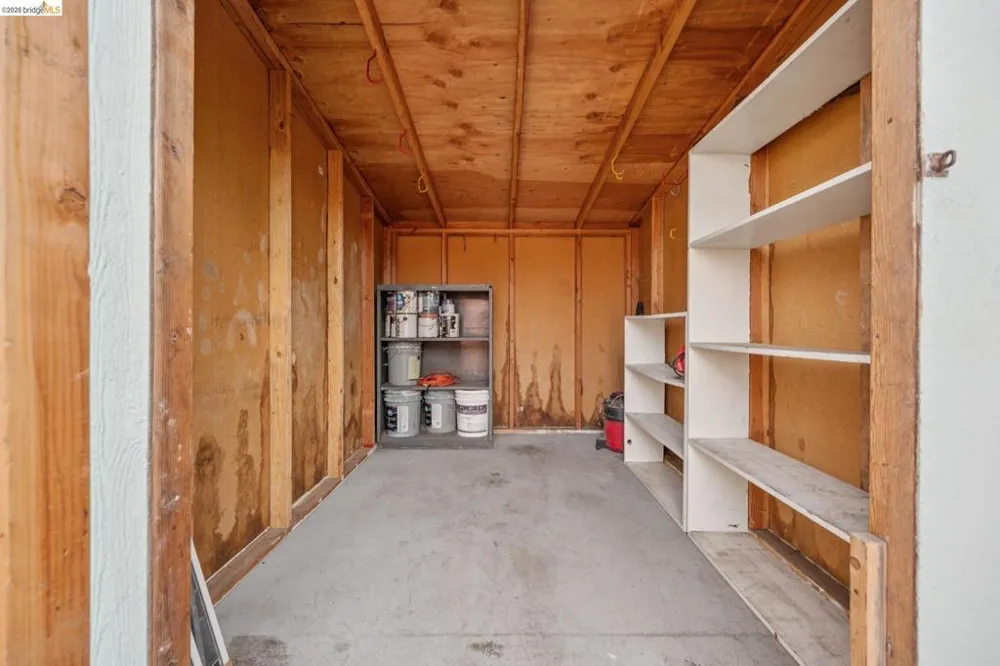 1025 55Th St Oakland, CA 94608