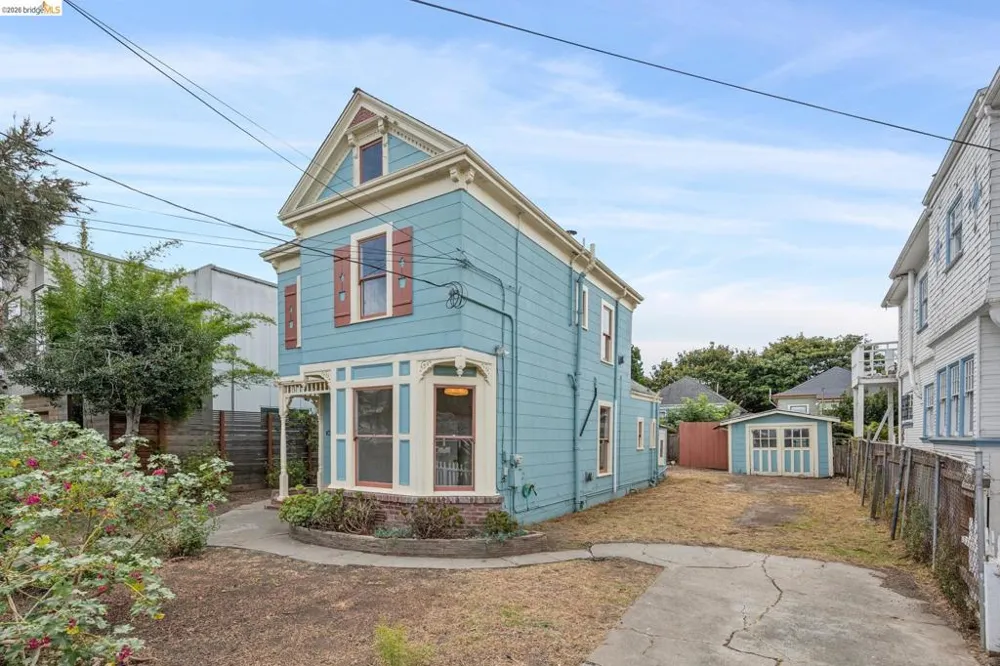 1025 55Th St Oakland, CA 94608