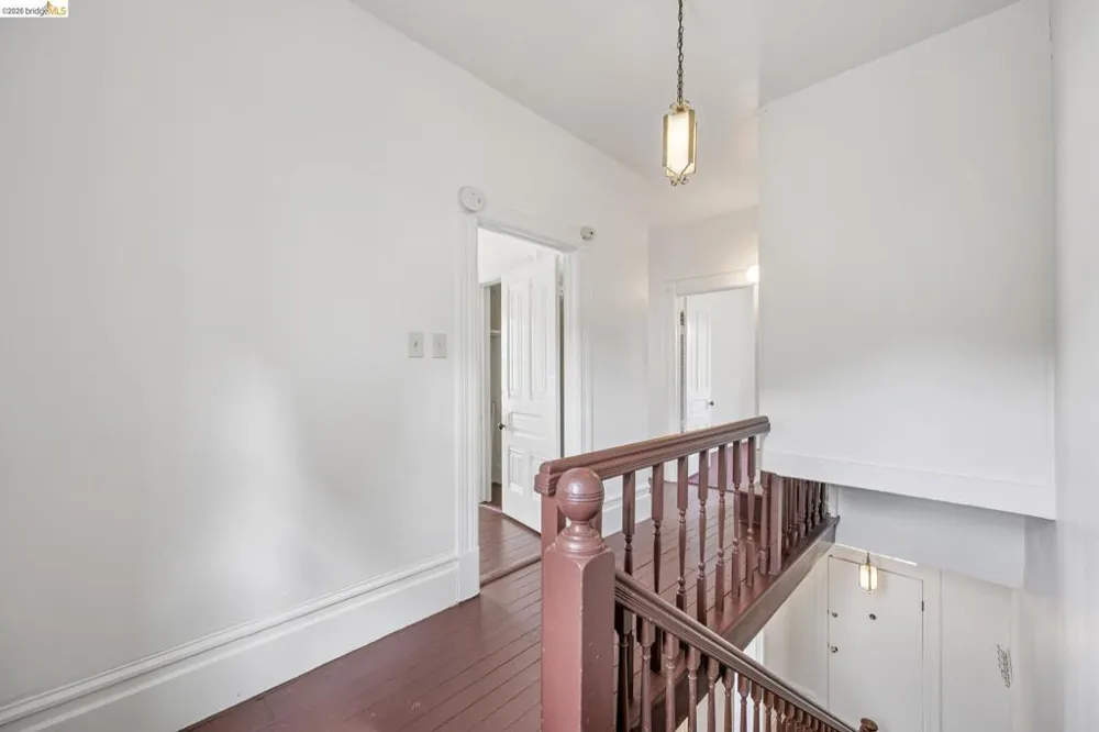 1025 55Th St Oakland, CA 94608