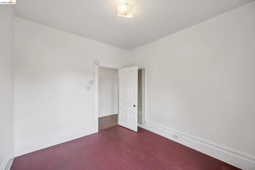 1025 55Th St Oakland, CA 94608