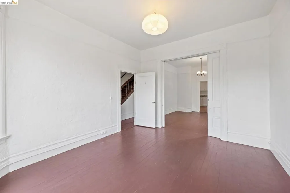 1025 55Th St Oakland, CA 94608