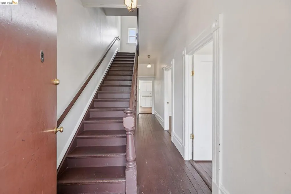 1025 55Th St Oakland, CA 94608