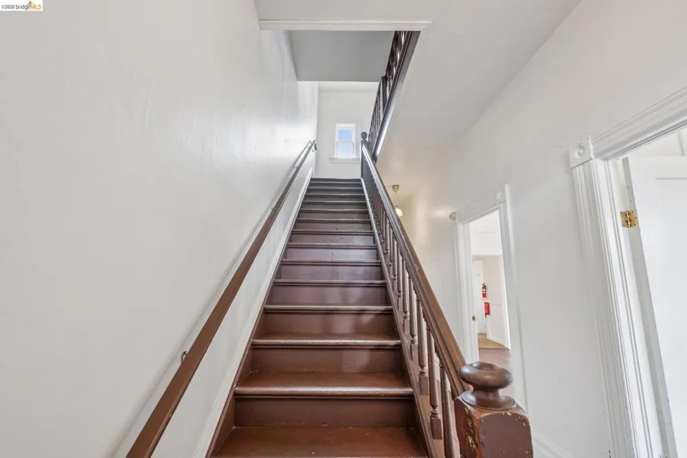1025 55Th St Oakland, CA 94608