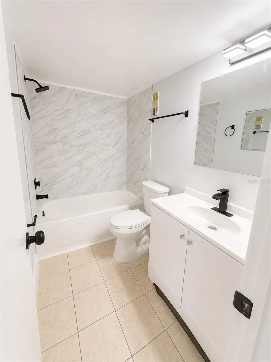 4050 4TH STREET #115 St Petersburg, FL 33703