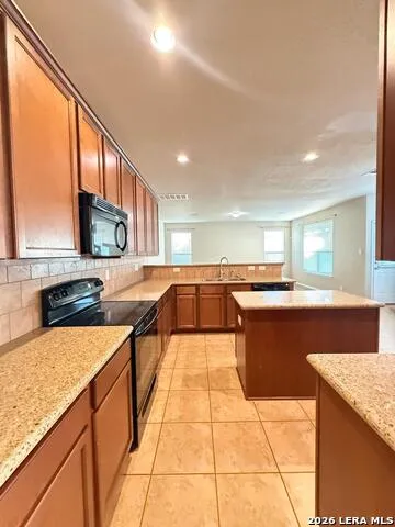 1015 Iris Path San Antonio, TX 78245