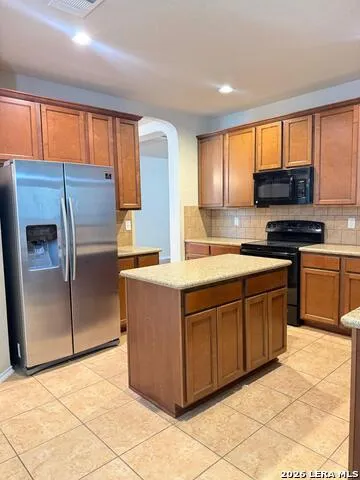 1015 Iris Path San Antonio, TX 78245