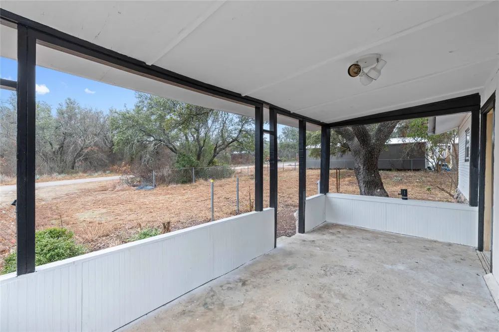 6916 Clover Leaf Drive Brownwood, TX 76801