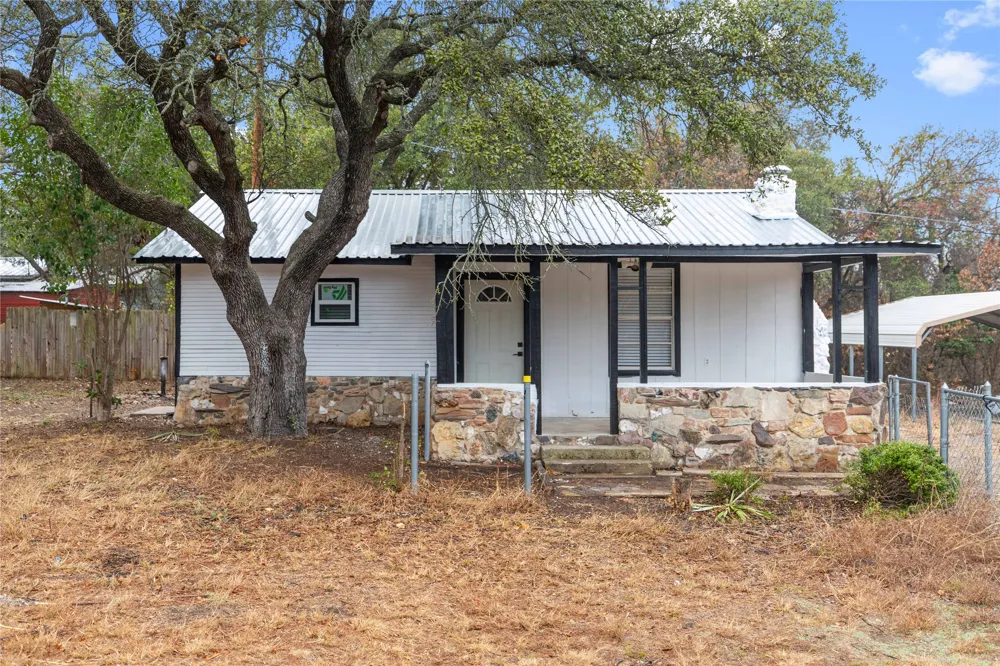 6916 Clover Leaf Drive Brownwood, TX 76801