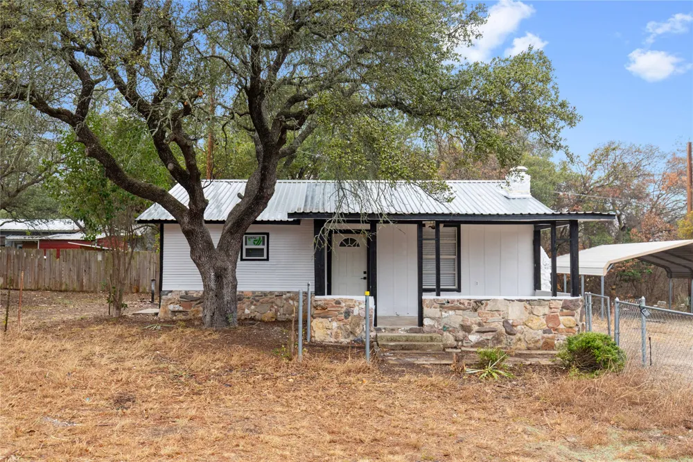 6916 Clover Leaf Drive Brownwood, TX 76801