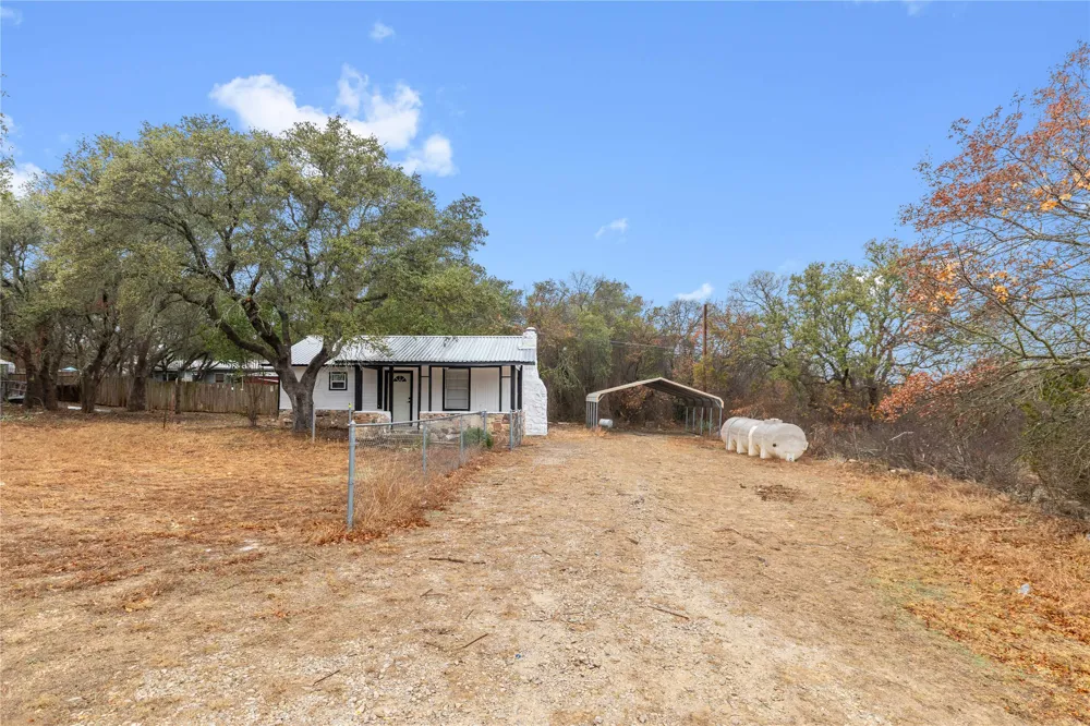 6916 Clover Leaf Drive Brownwood, TX 76801