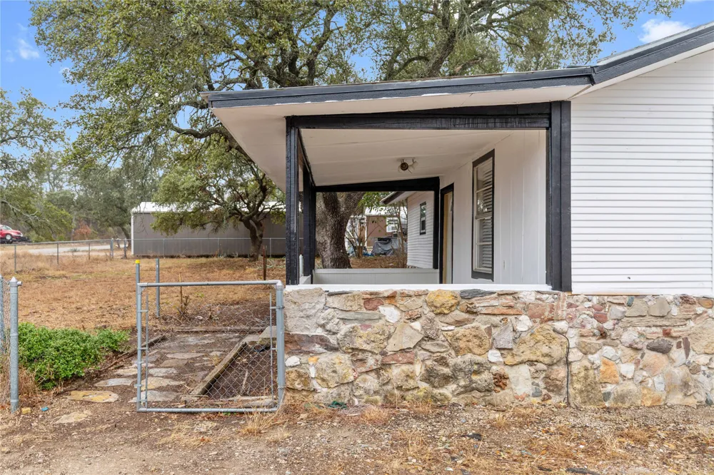 6916 Clover Leaf Drive Brownwood, TX 76801