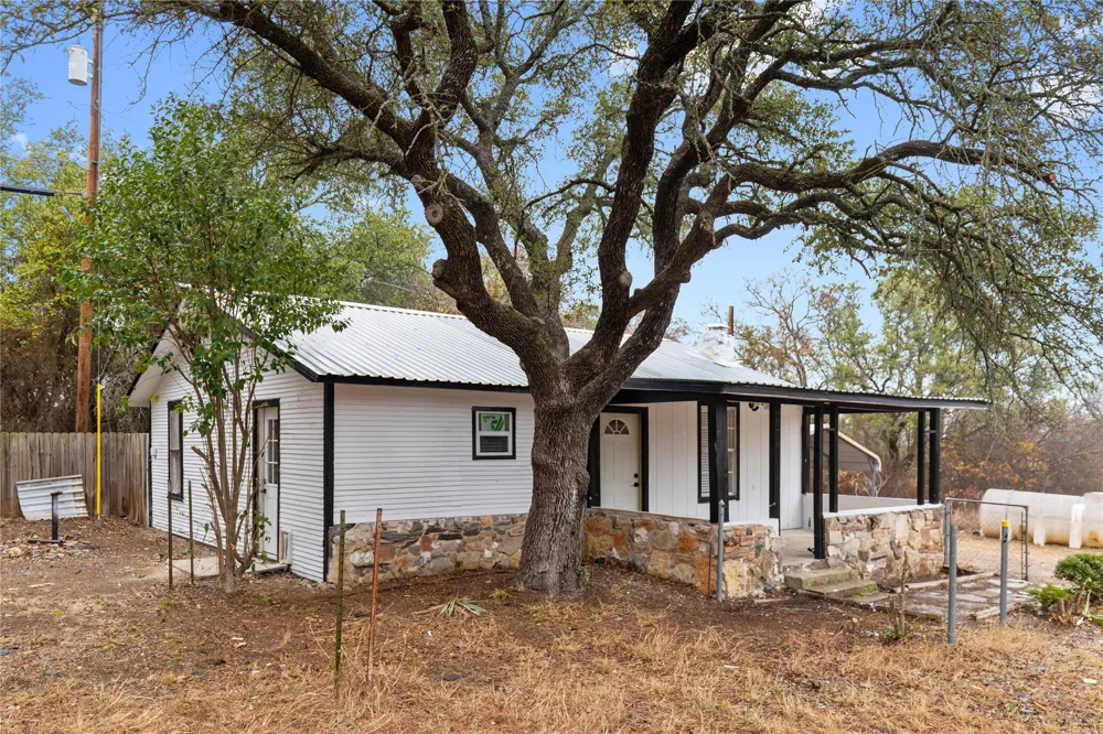 6916 Clover Leaf Drive Brownwood, TX 76801