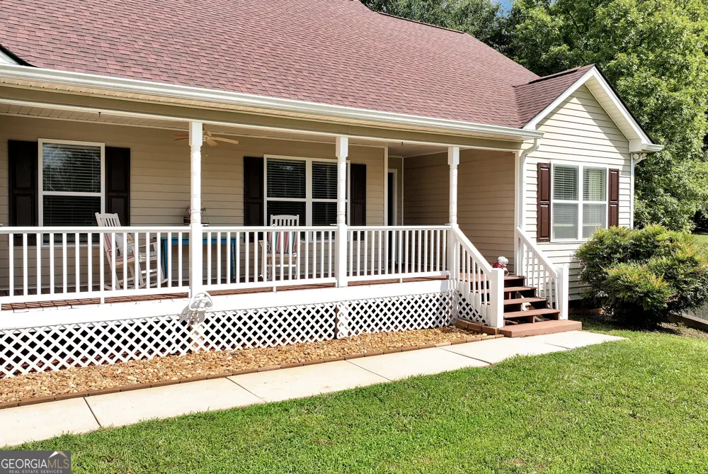 817 Bluejay WAY Winder, GA 30680