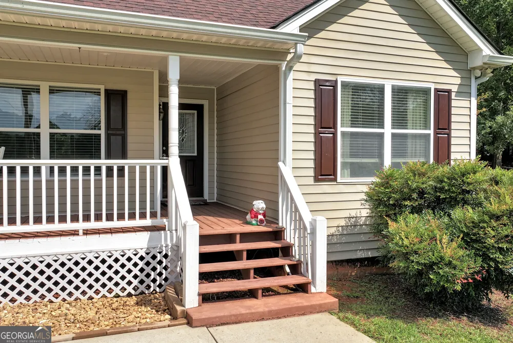 817 Bluejay WAY Winder, GA 30680
