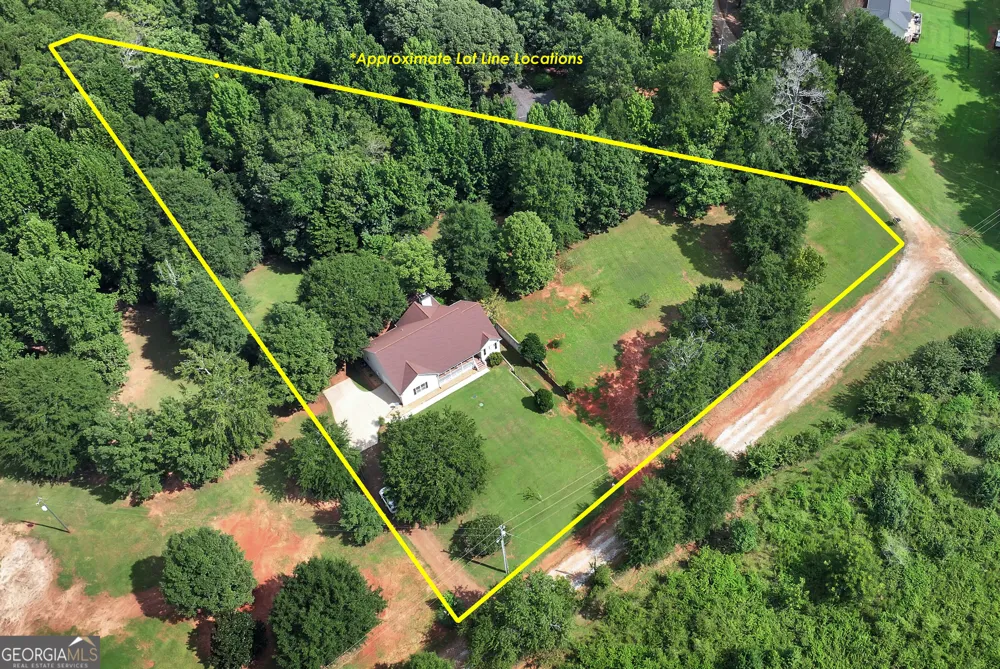 817 Bluejay WAY Winder, GA 30680