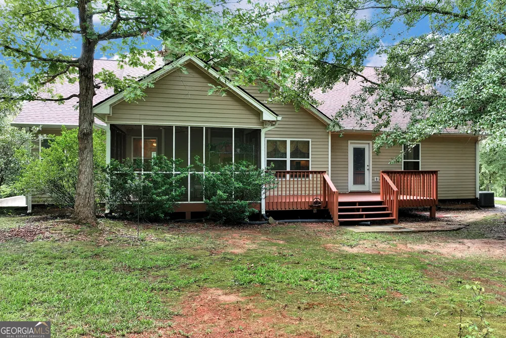 817 Bluejay WAY Winder, GA 30680