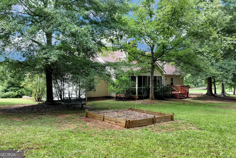 817 Bluejay WAY Winder, GA 30680