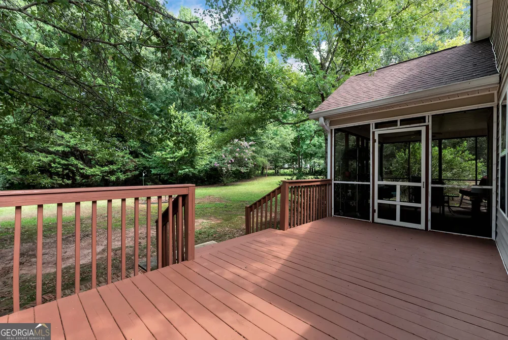 817 Bluejay WAY Winder, GA 30680