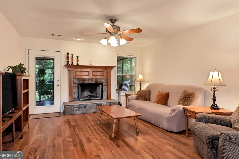 817 Bluejay WAY Winder, GA 30680