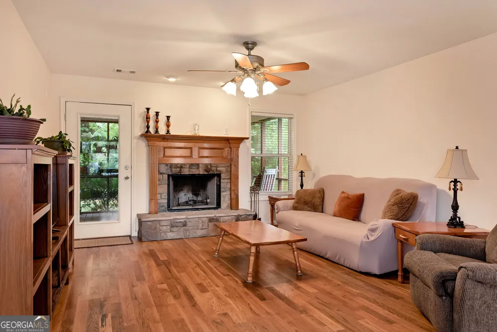 817 Bluejay WAY Winder, GA 30680